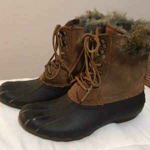 Cute winter Sperry boots!